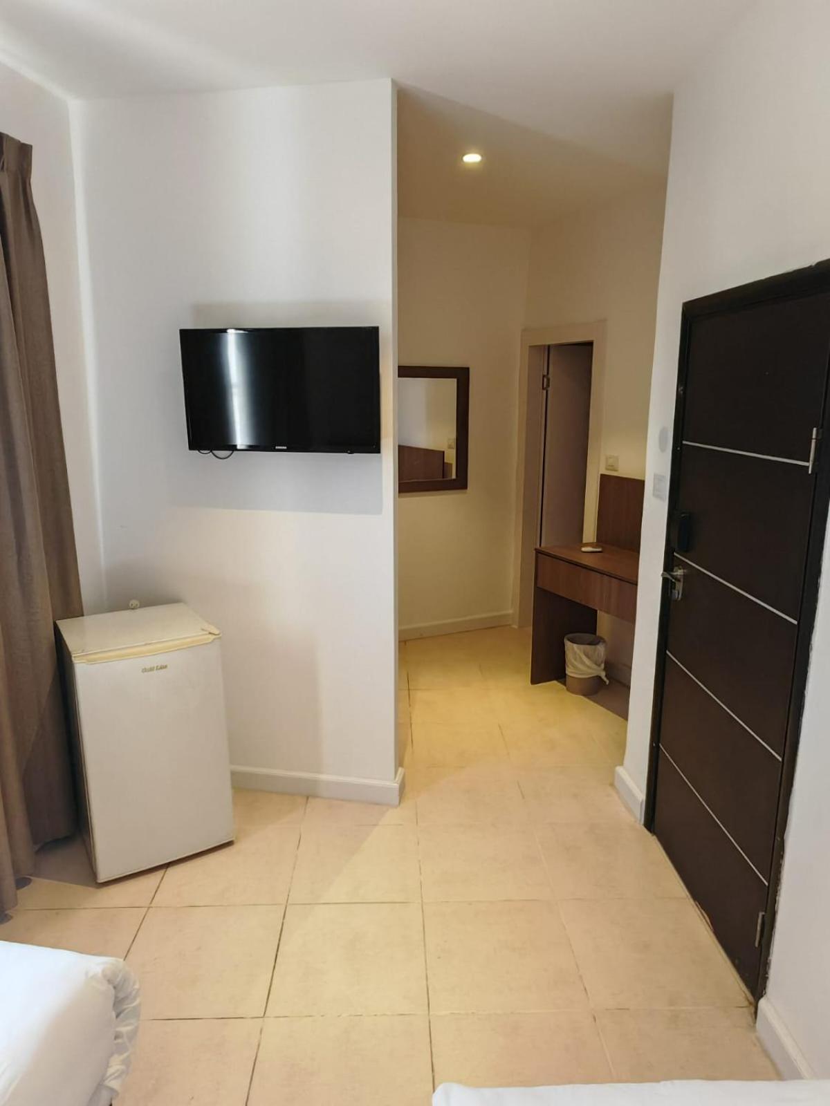 New Metropole Hotel - Baitulmaqdis Luaran gambar