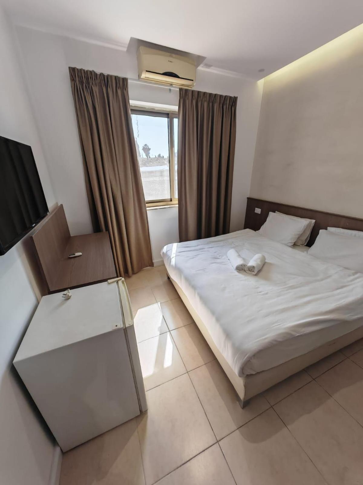 New Metropole Hotel - Baitulmaqdis Luaran gambar