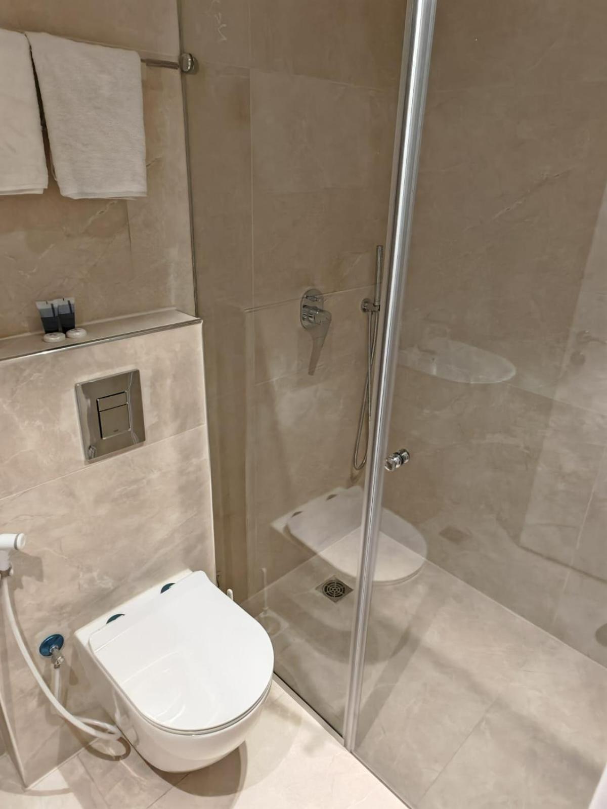 New Metropole Hotel - Baitulmaqdis Luaran gambar