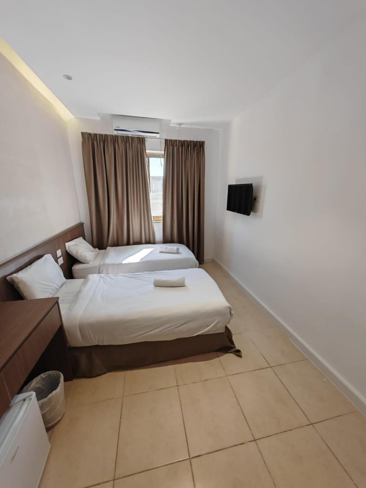 New Metropole Hotel - Baitulmaqdis Luaran gambar
