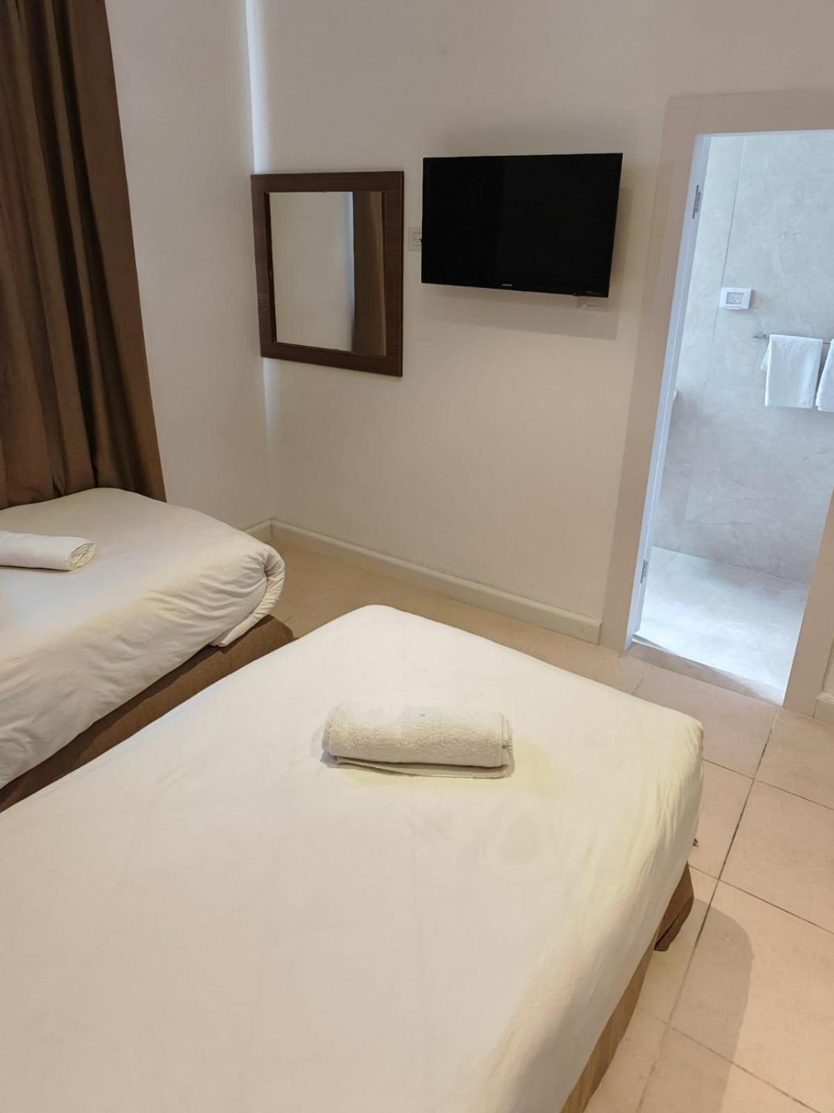 New Metropole Hotel - Baitulmaqdis Luaran gambar