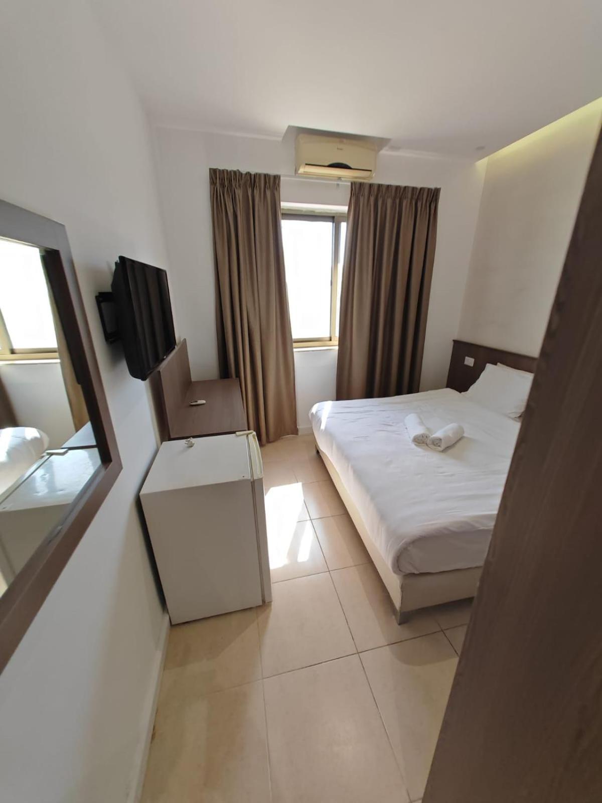 New Metropole Hotel - Baitulmaqdis Luaran gambar