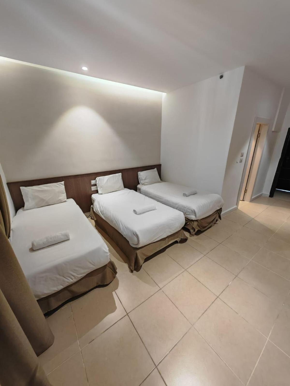 New Metropole Hotel - Baitulmaqdis Luaran gambar