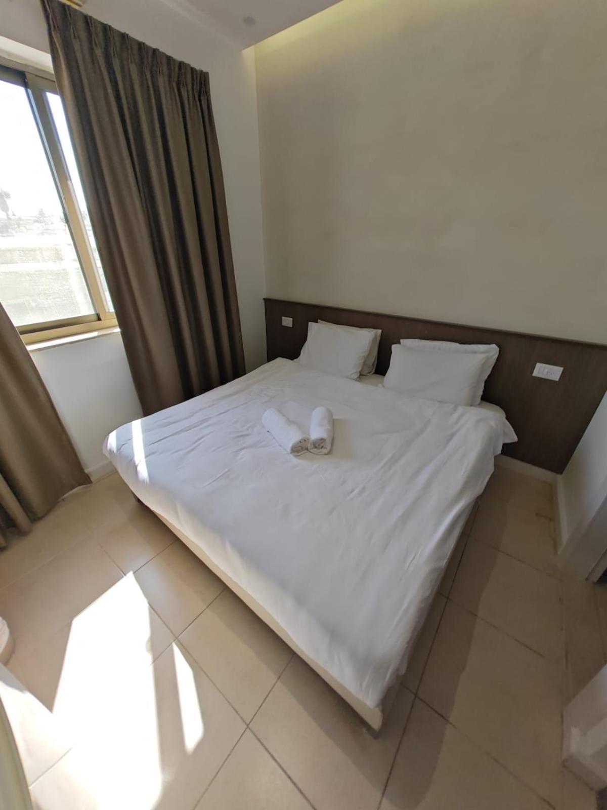 New Metropole Hotel - Baitulmaqdis Luaran gambar