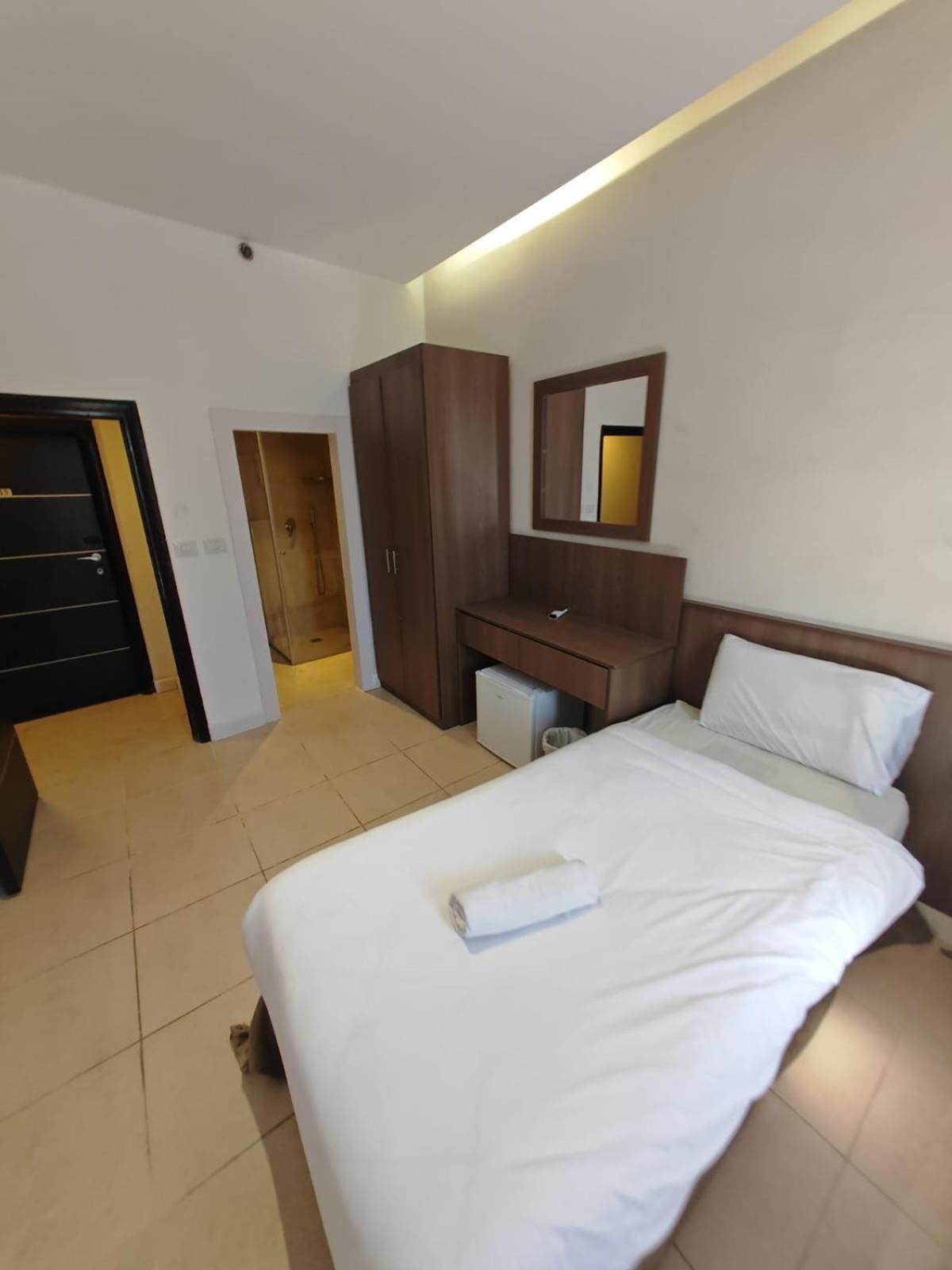New Metropole Hotel - Baitulmaqdis Luaran gambar