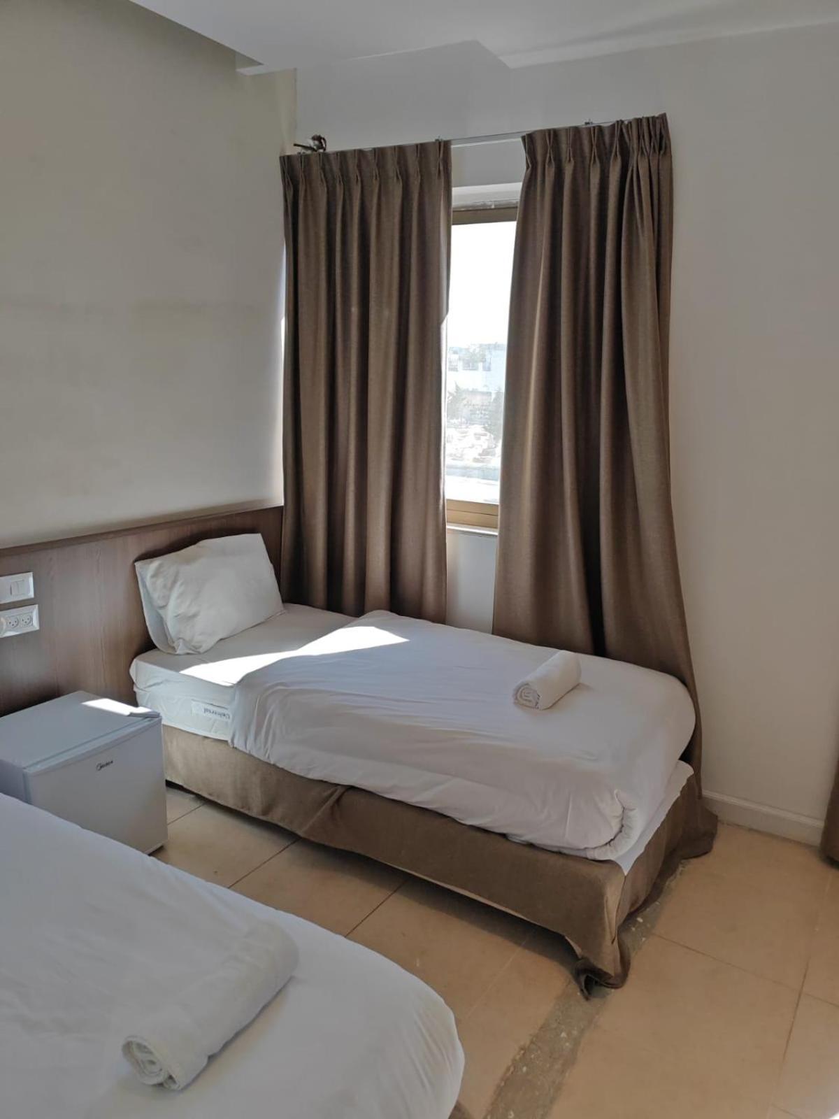 New Metropole Hotel - Baitulmaqdis Luaran gambar
