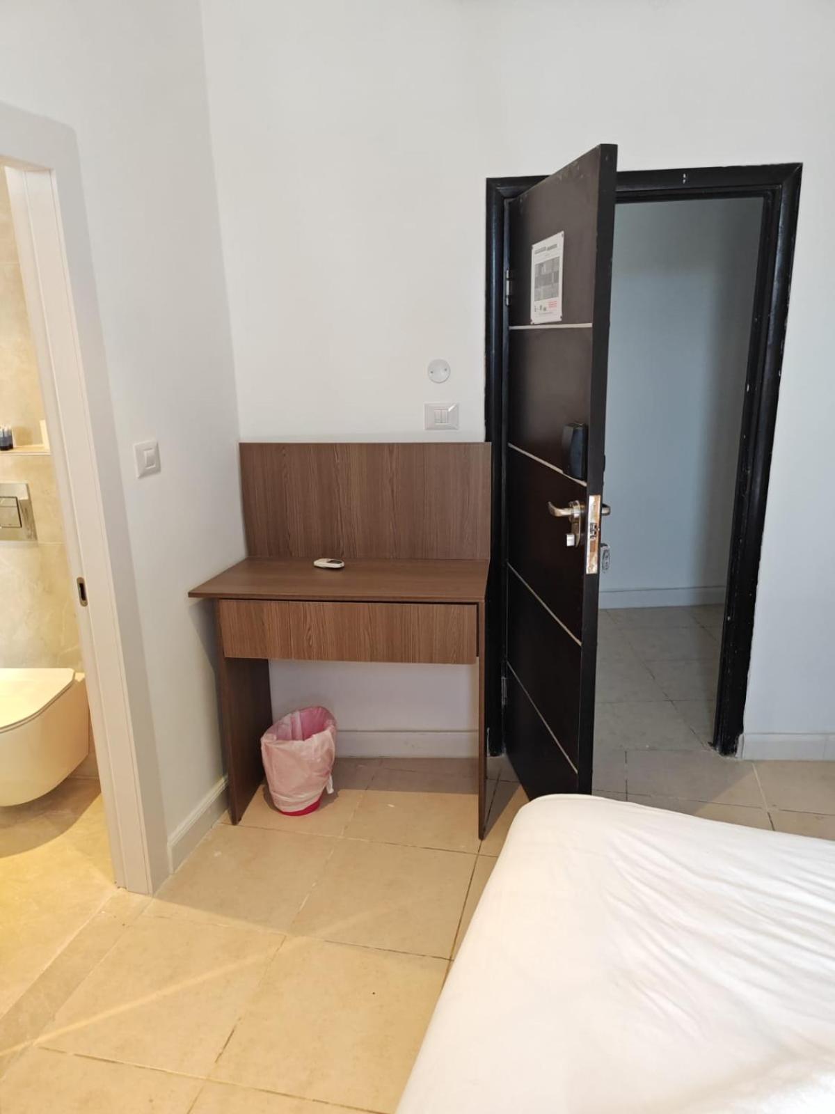 New Metropole Hotel - Baitulmaqdis Luaran gambar
